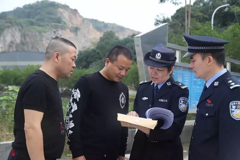 周 健从警21年平阳县公安局治安大队民警夏为华从警 19年平阳县公安局