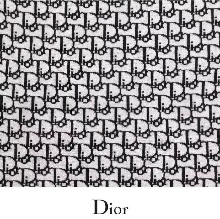 这个叫做oblique的花纹,由当时的品牌艺术总监marc bohan设计而成