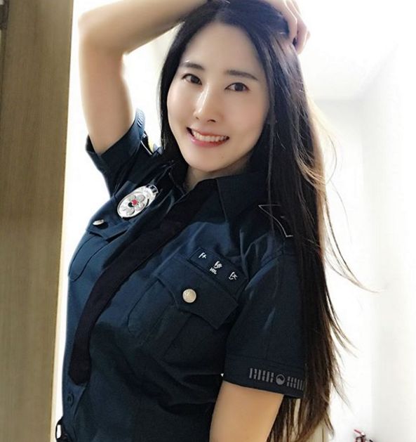 女国模女警图片