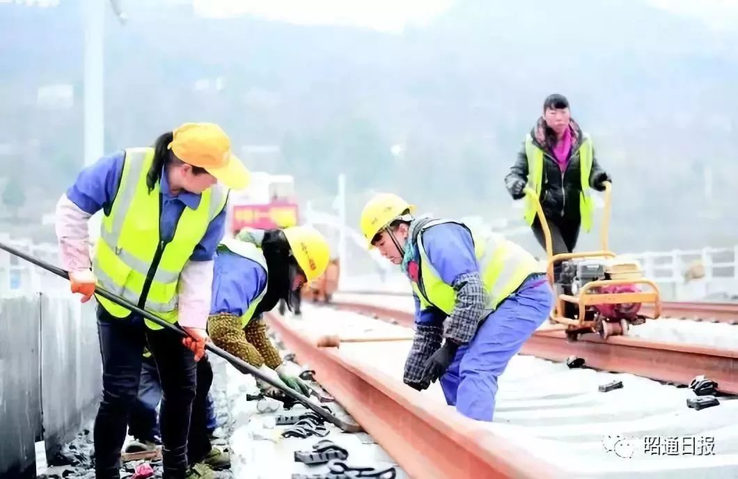 成貴鐵路開通運營後