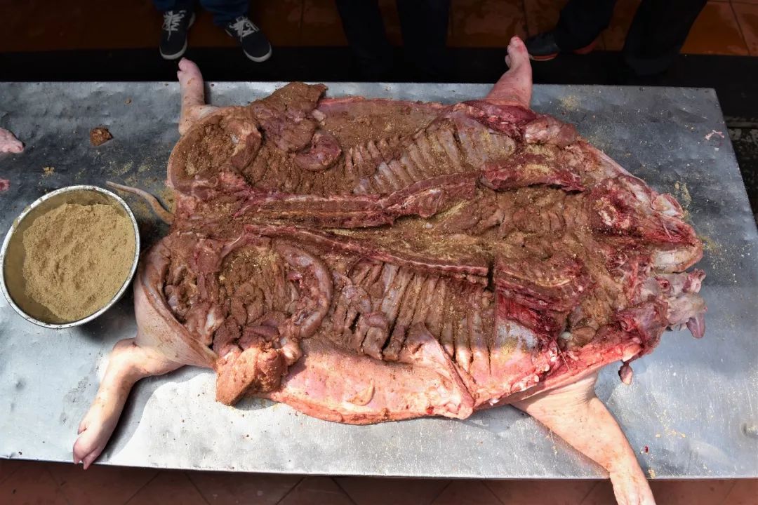 雷州烧猪肉图片