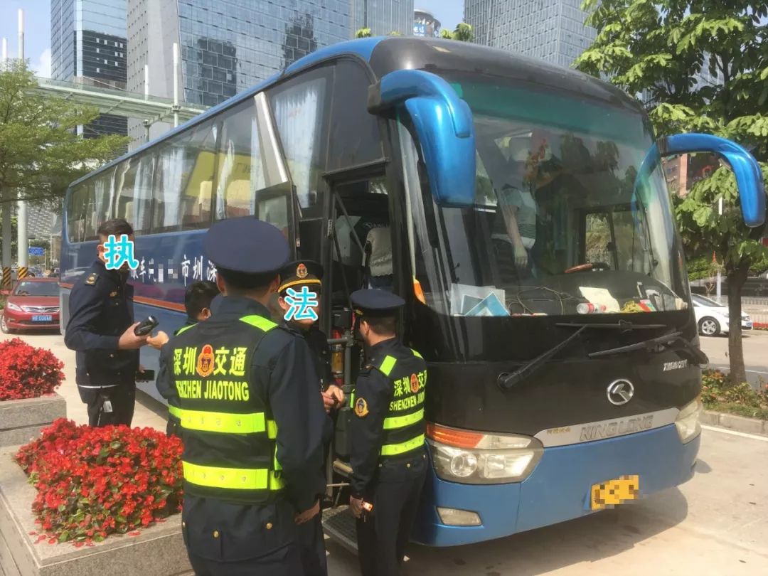 大巴車遇檢查不停載一車乘客狂奔兜圈