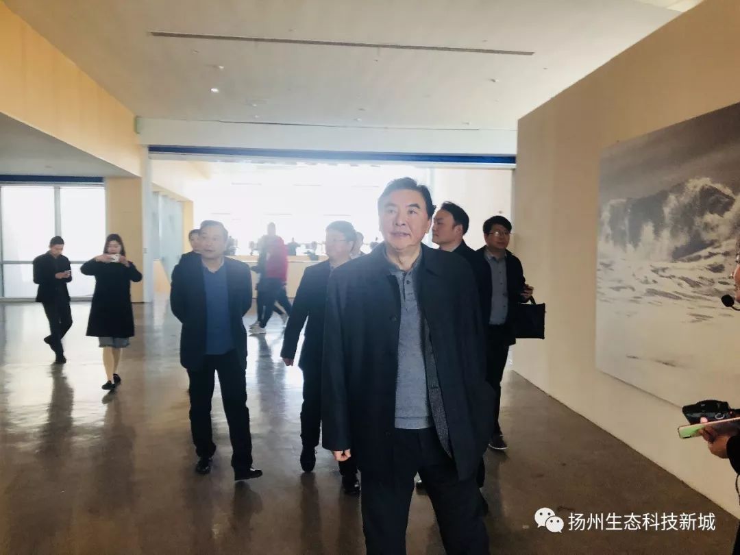 陆金龙接待无锡城市发展集团有限公司董事局主席黄新和中国现代集团