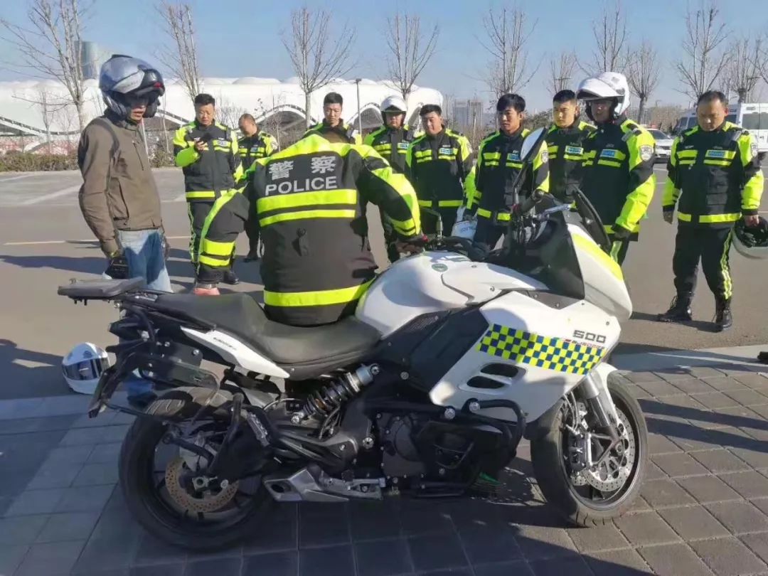 贝纳利600警用图片