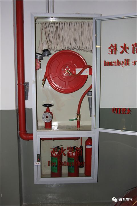 消防消火栓箱子安装图片