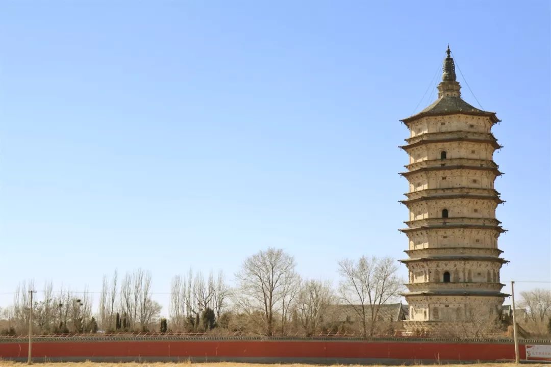 我興沖沖地去了趟呼市東郊看白塔最後哭著回來了