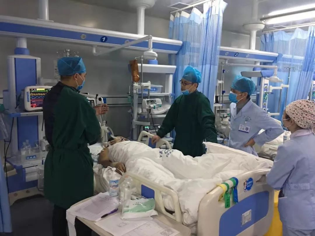 在河南中医药大学第一附属医院派驻专家指导下成功抢救车祸休克患者
