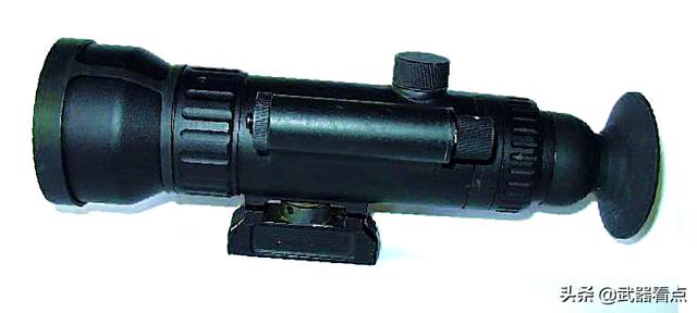 军事丨国产95式枪族微光瞄准镜,综合性能有了大幅度提升!