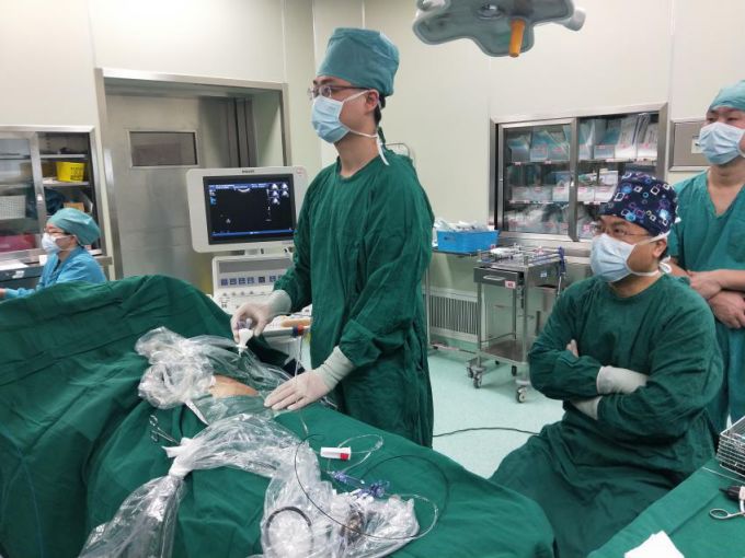 慢性肾功能不全尿毒症在北京某三甲医院接受了肾移植手术,术后3个月