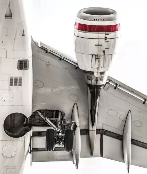 架舱在2013年,波音提交的失速管理系统专利cn106477055a中,737