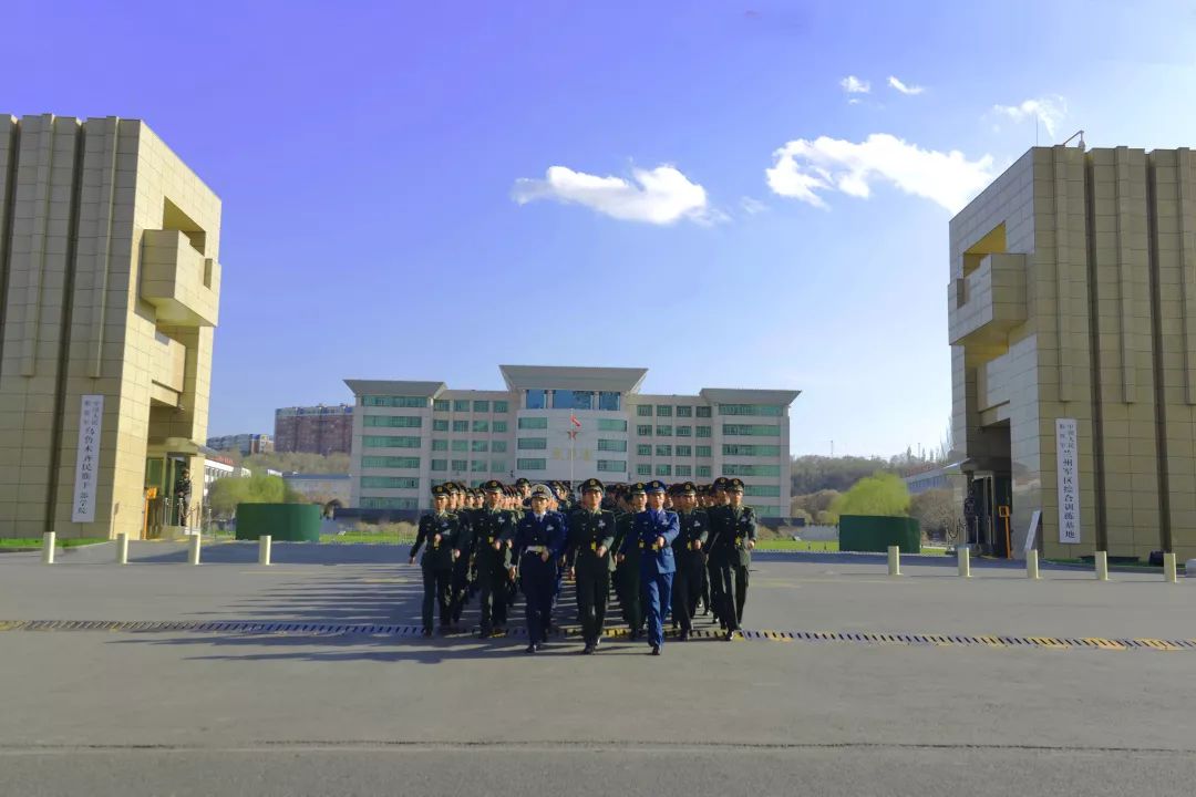 陆军边防学院图片