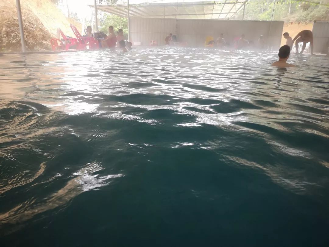 阴雨绵绵无绝期来博白温罗泡温泉让你直达人生高潮