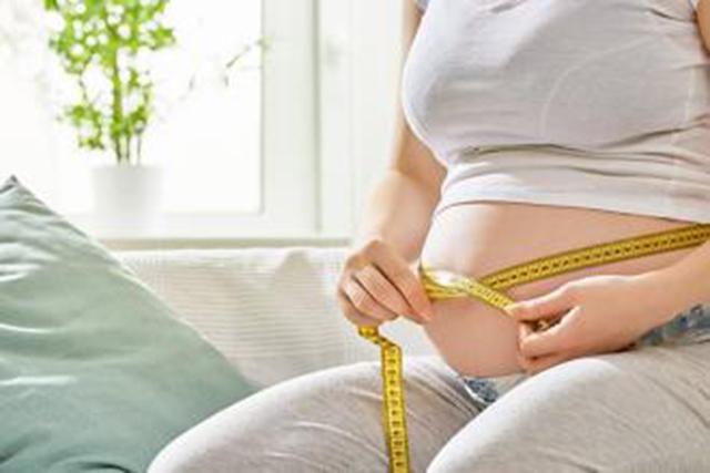 孕期無節制亂吃危害母嬰健康，孕婦都應堅持哪些飲食原則？