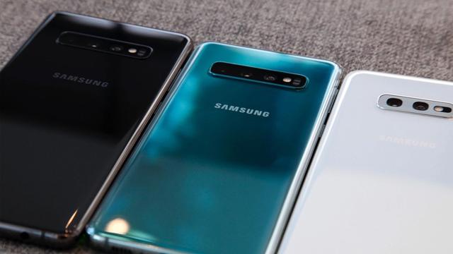 同時三星galaxy s10 還採用了前置雙攝,在自拍時可以做到大光圈景深的