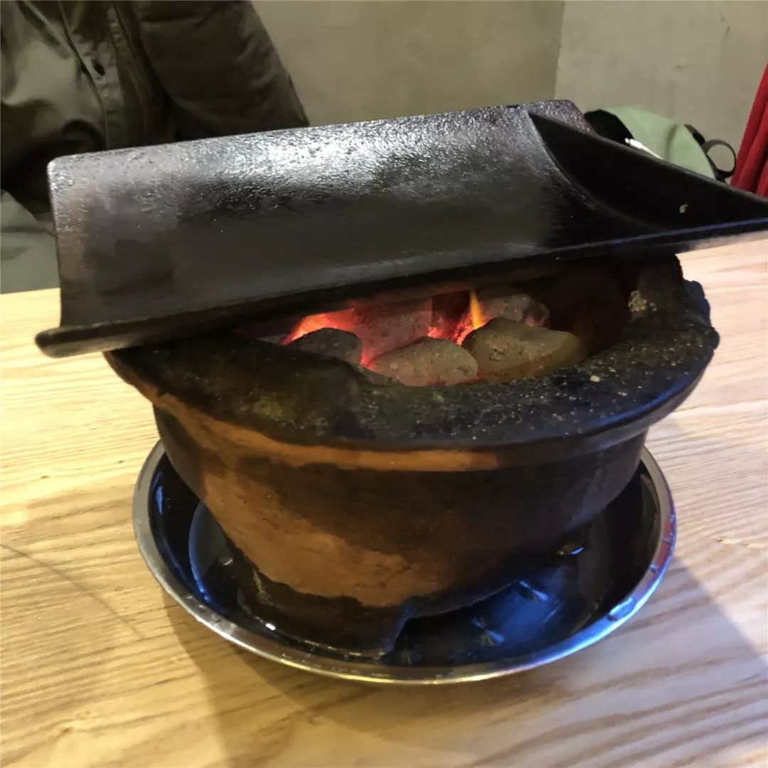 瓦片烤肉起源图片