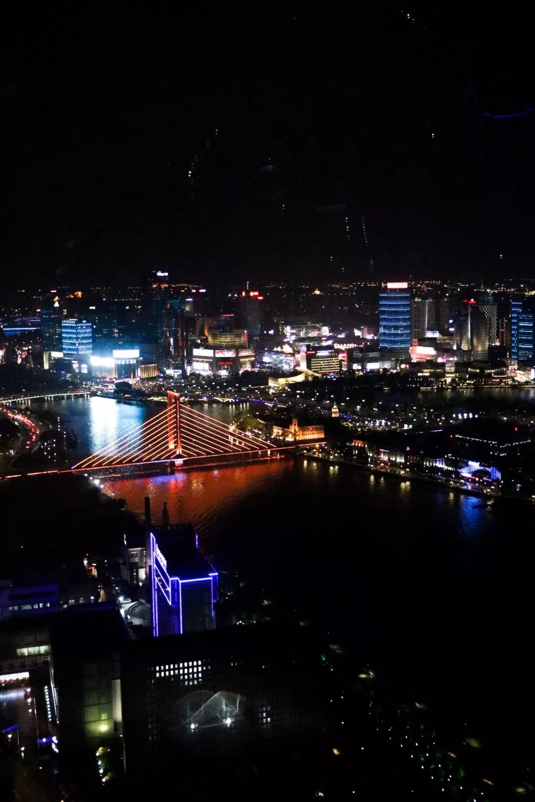 寧波居然有這麼浪漫的餐廳在雲朵的陪伴下就餐臨身於星空之中