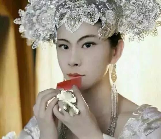 人淡如菊周阴婷图片