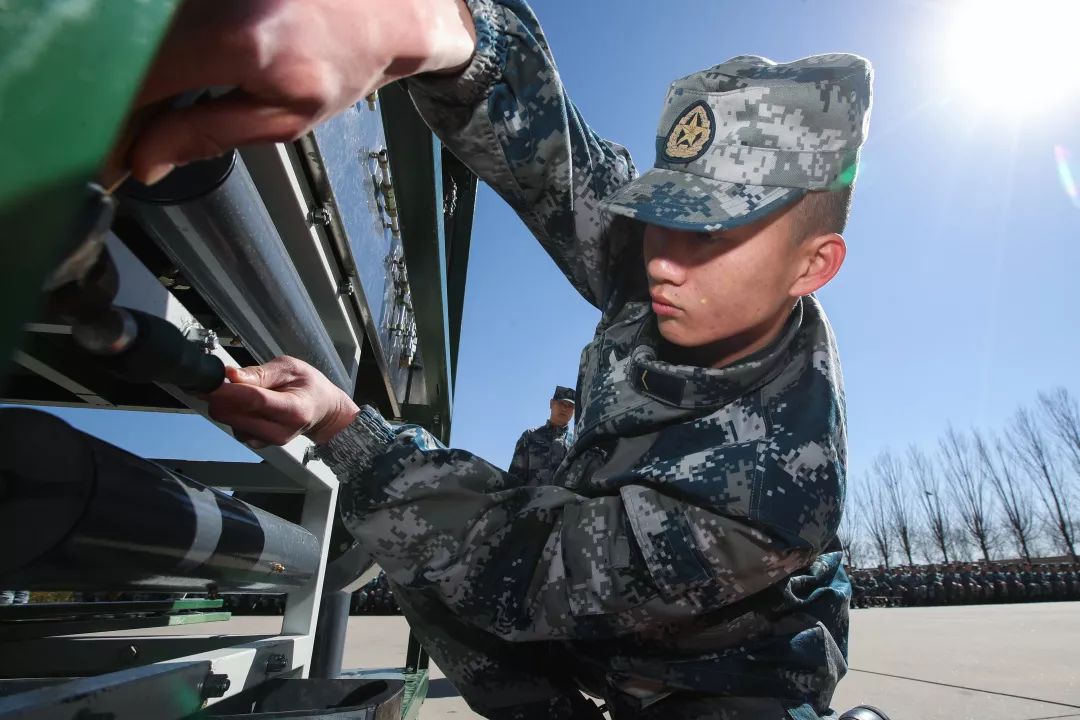 中部战区空军某装训基地对接一线锻造天梯尖兵