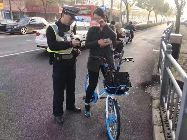 加裝車篷電動自行車,加裝動力裝置人力三輪車上路行駛行為; ②非機動