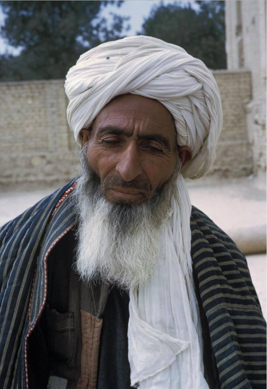 阿富汗人大胡子照片图片