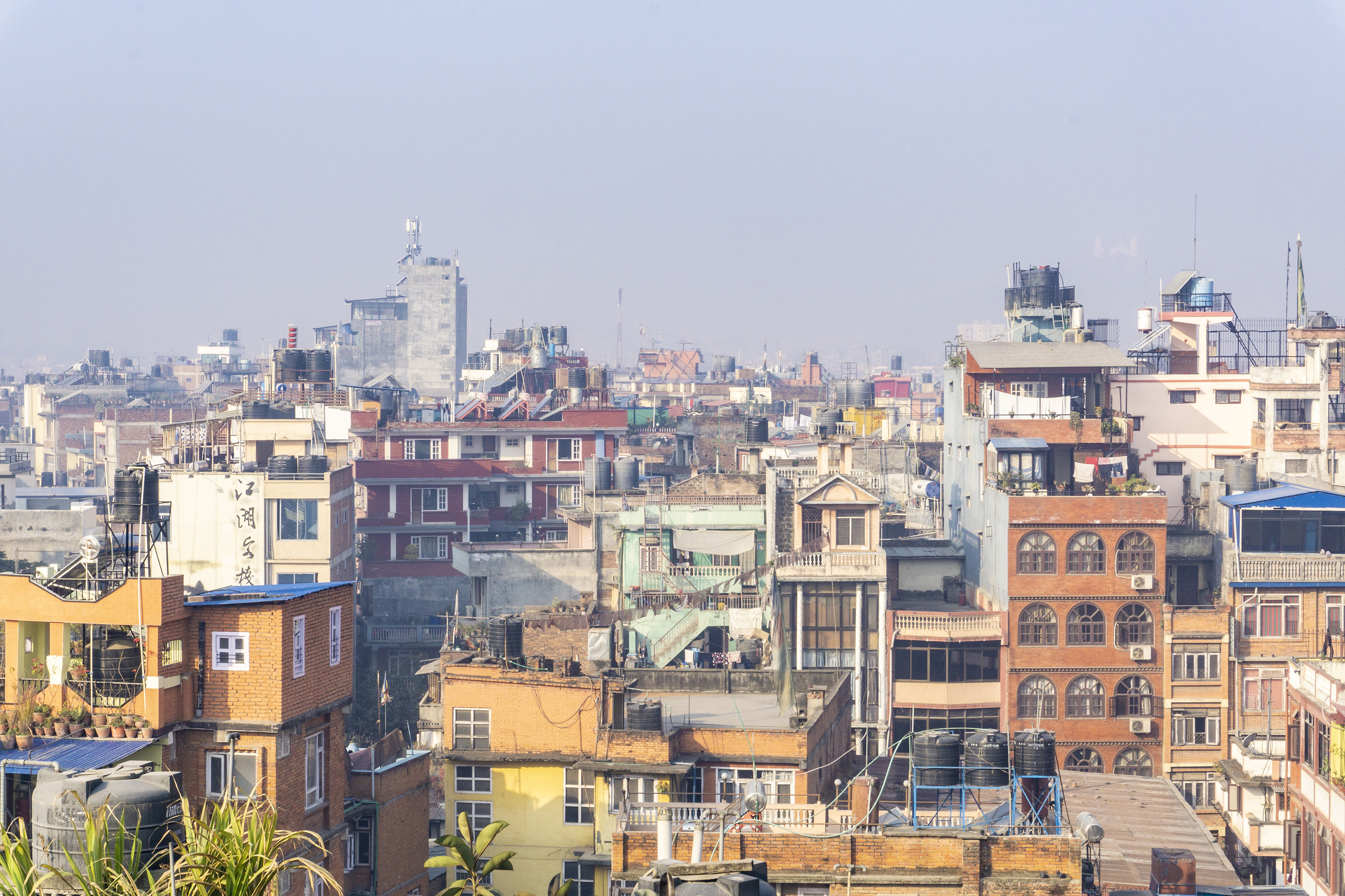尼泊尔最大的城市,市区几乎没有什么高楼,还不如国内普通县城