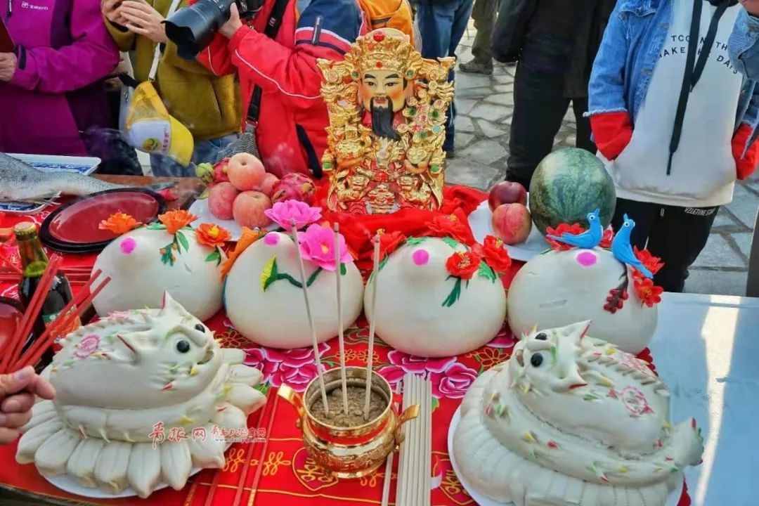 在本次祭海節上,田橫海參,田橫糈糕,田橫祭海大饅頭,田橫赤貝,田橫