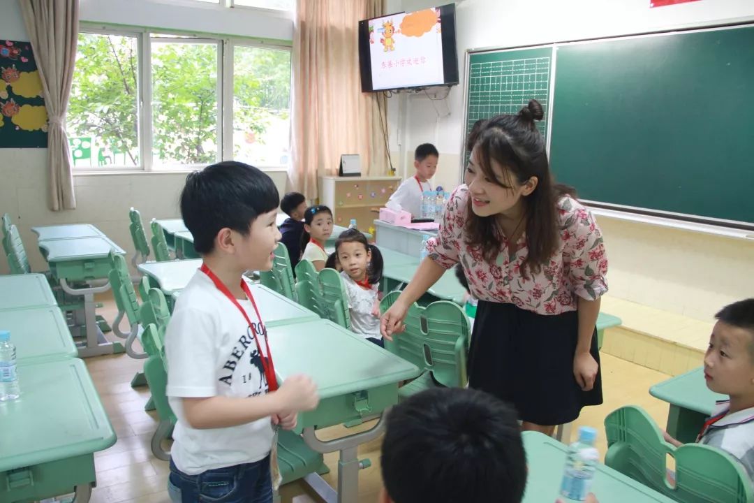 上海市民办东展小学图片