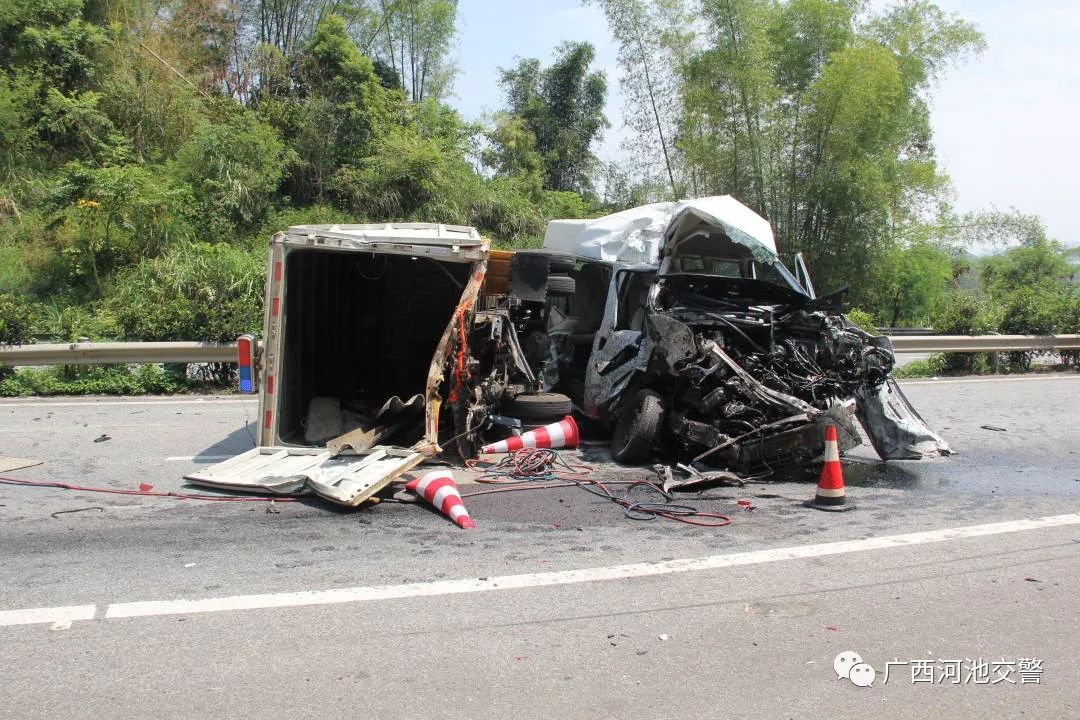 河池12起涉酒交通事故9人死亡