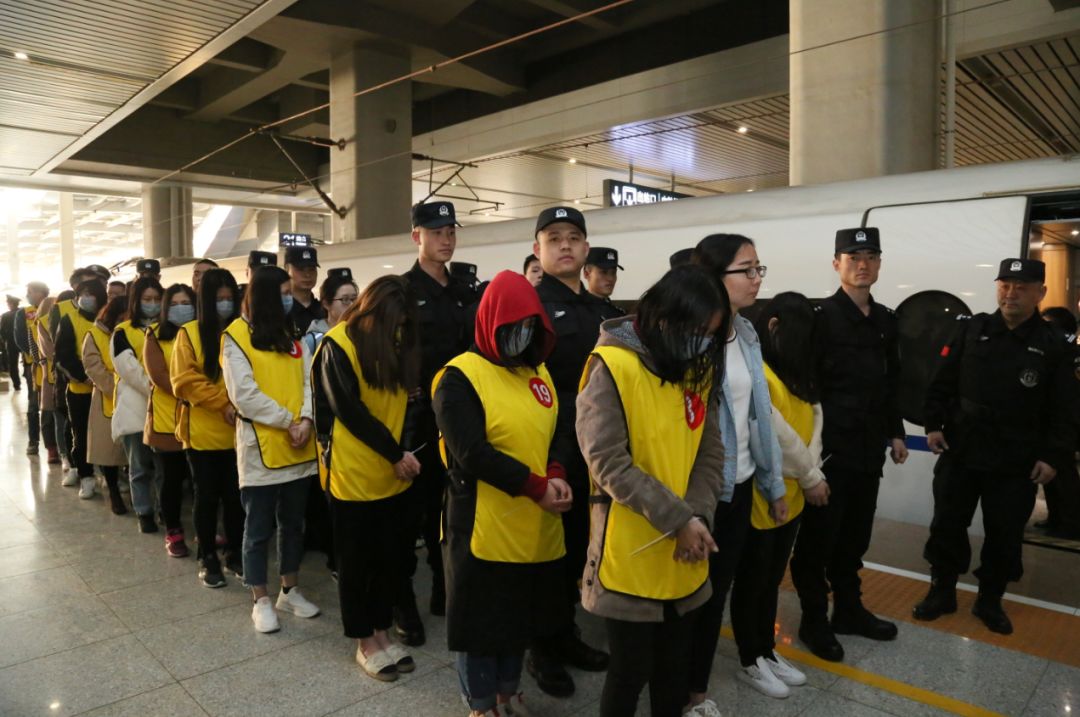 甘肃警方成功摧毁一特大网络套路贷犯罪团伙抓获犯罪嫌疑人210名