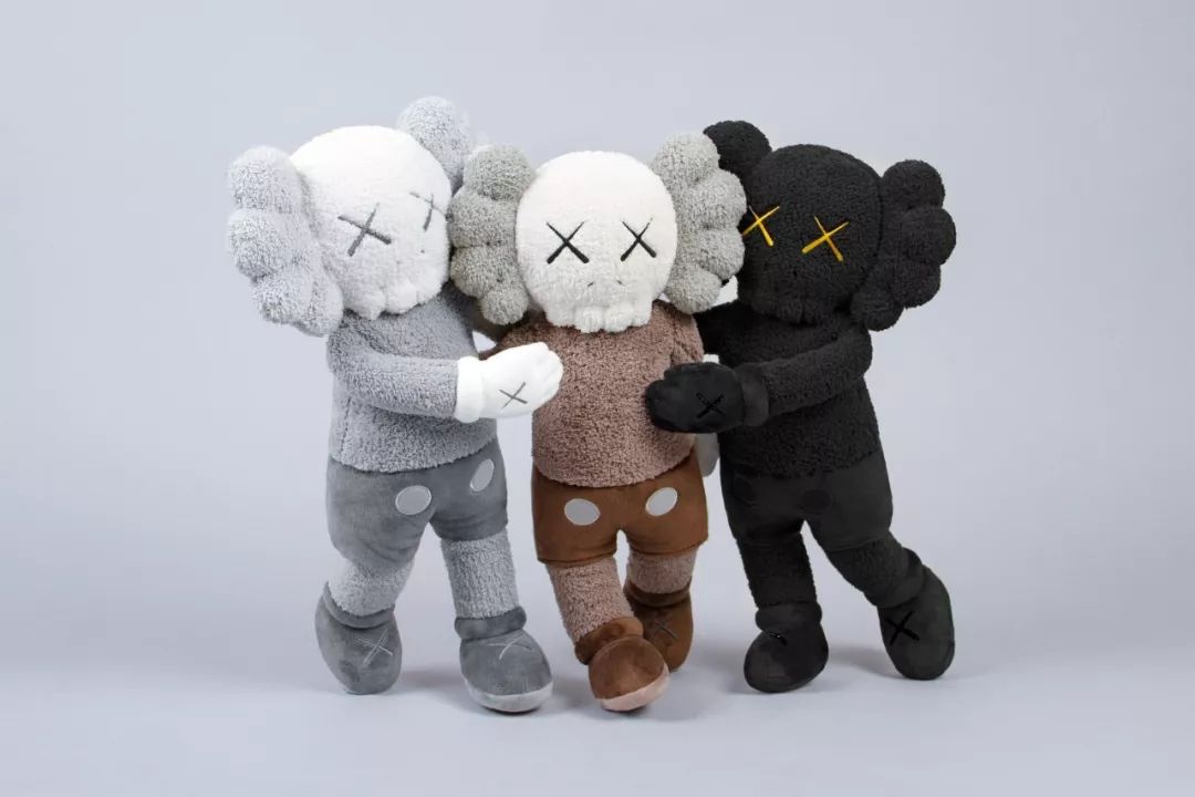 xh55球鞋新聞#【 kaws 香港展覽追加毛絨公仔 · apple 推出全新