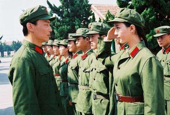 65式軍裝是裝備時間最長的制式軍服,也是廢除軍銜制後第一種軍服,從65