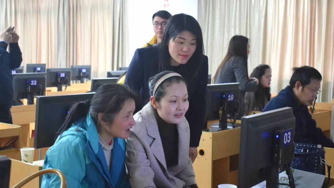 鄂州职业大学联合中国知网协同编创知识网络型课程