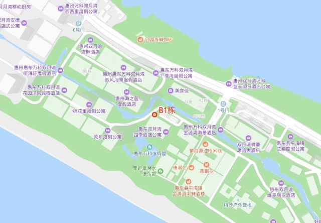 位于惠州市惠东县港口滨海旅游度假区管委会大亚湾畔的半月湾,微风细