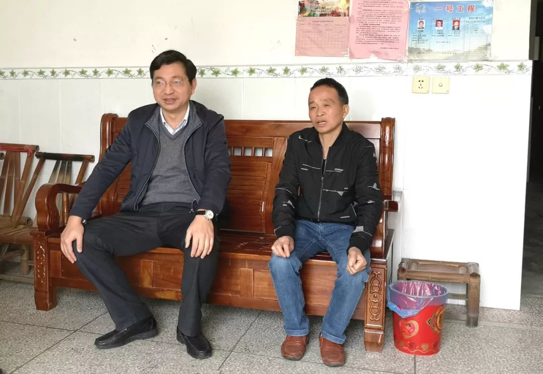 3月22日,副市长徐绍荣赴分宜县督导脱贫攻坚,并检查分宜工业园区安全