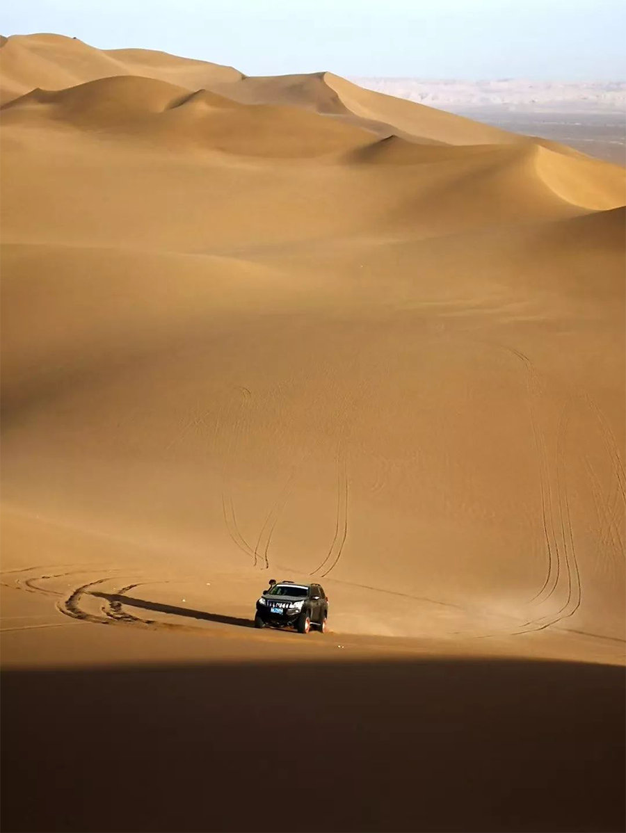 沙漠越野 手机壁纸图片