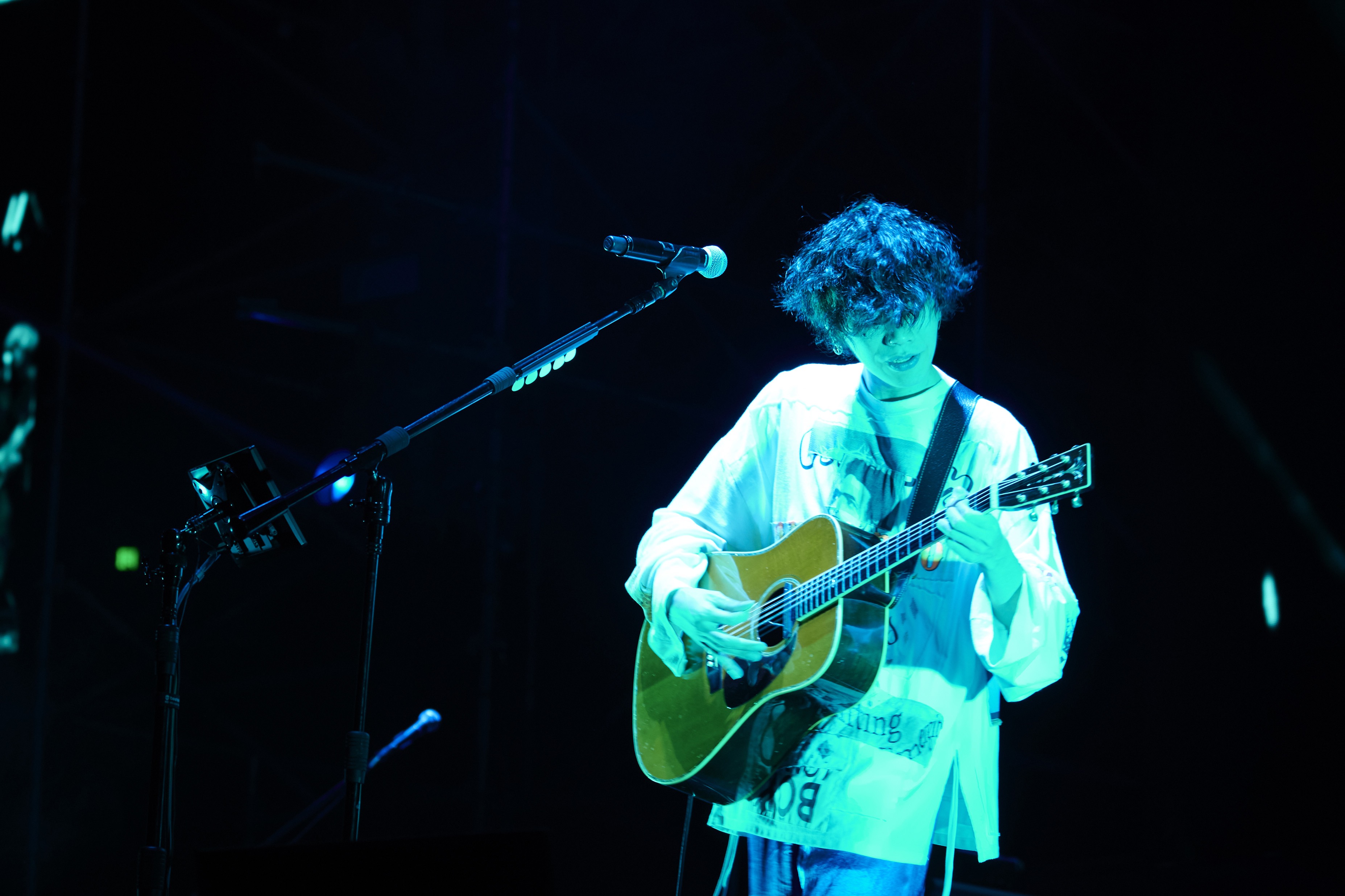 日本天才音乐人米津玄师首次海外公演在上海梅赛德斯奔驰文化中心举行