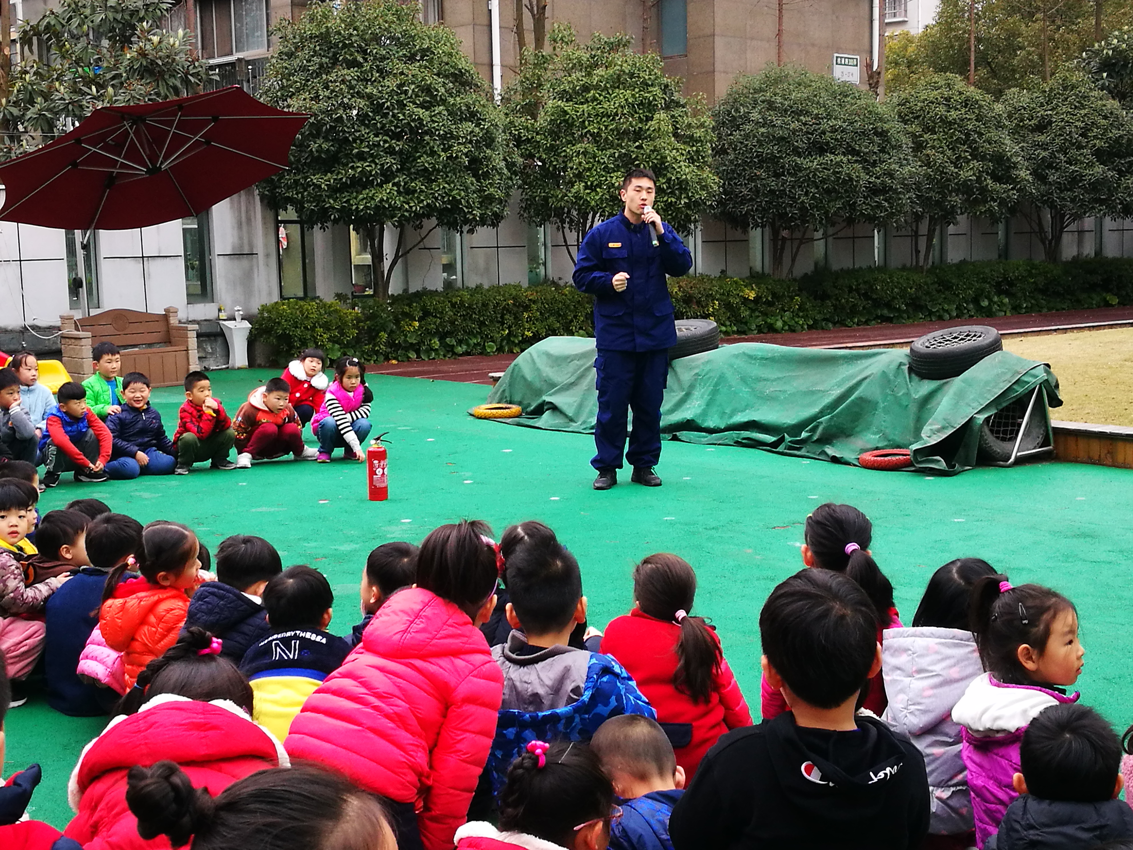 消防安全,牢记在心-记星河世纪城幼儿园消防安全演习活动