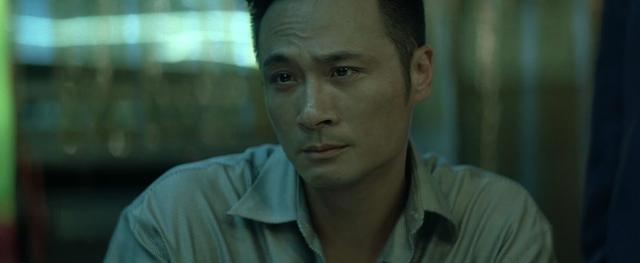 甚至说《无间道2》这部电影是吴镇宇的独角戏也不为过,他饰演的