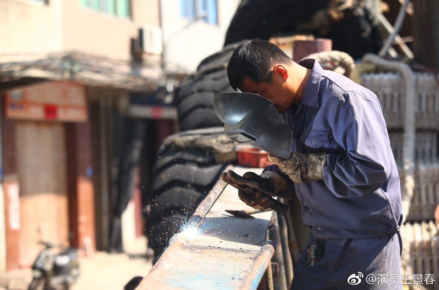 被耽誤的電焊工地久天長王景春曬五級焊工證