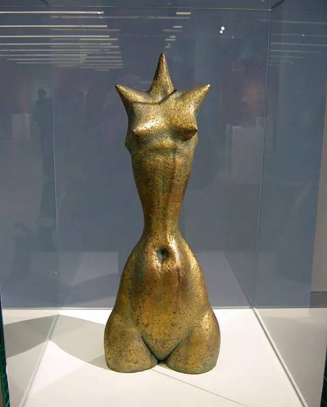 西班牙现代雕塑大师苏比拉克作品