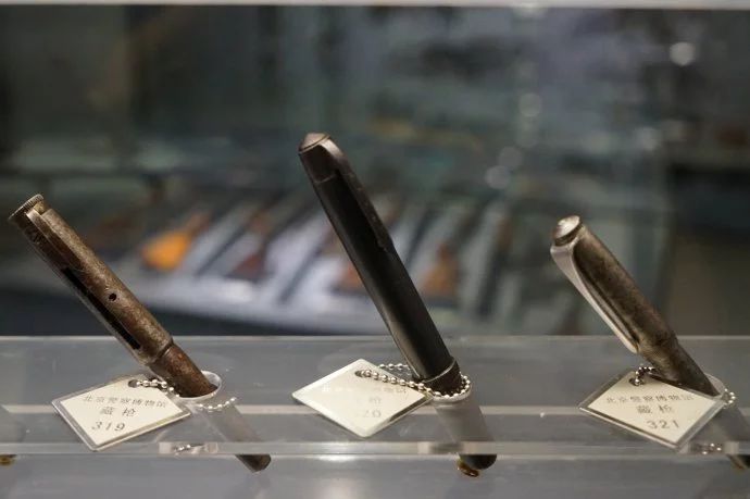 钢笔手枪德国毛瑟手枪,也可称工艺品中国1984年式镀金工艺手枪,这种是