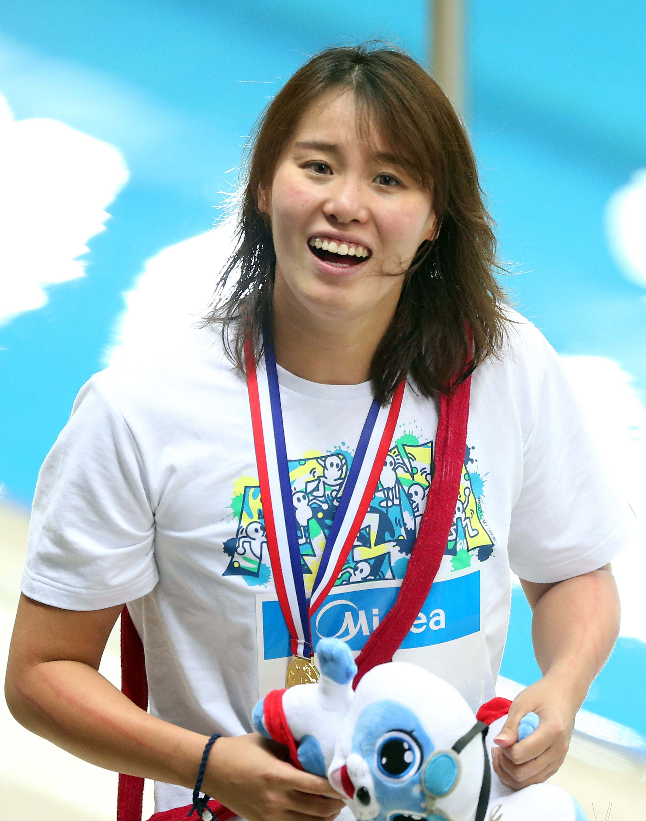 游泳冠军女子傅园慧图片