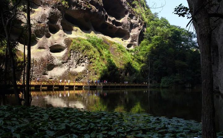 泰寧李家巖,大金湖,九龍潭步道,寨下大峽谷汽車三日遊