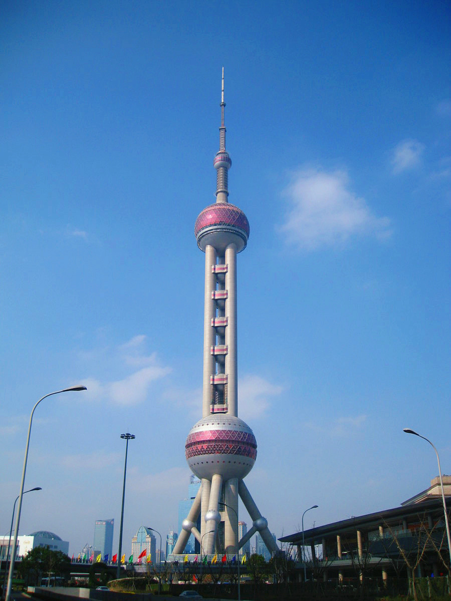 上球体观光层无疑是鸟瞰大上海的最佳场所,高达263米,乃是名副其实的
