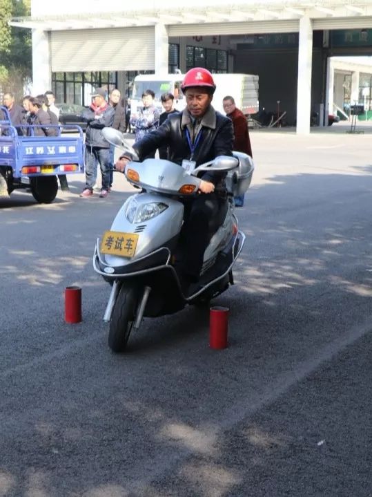 騎超標電動車要摩托車駕駛證