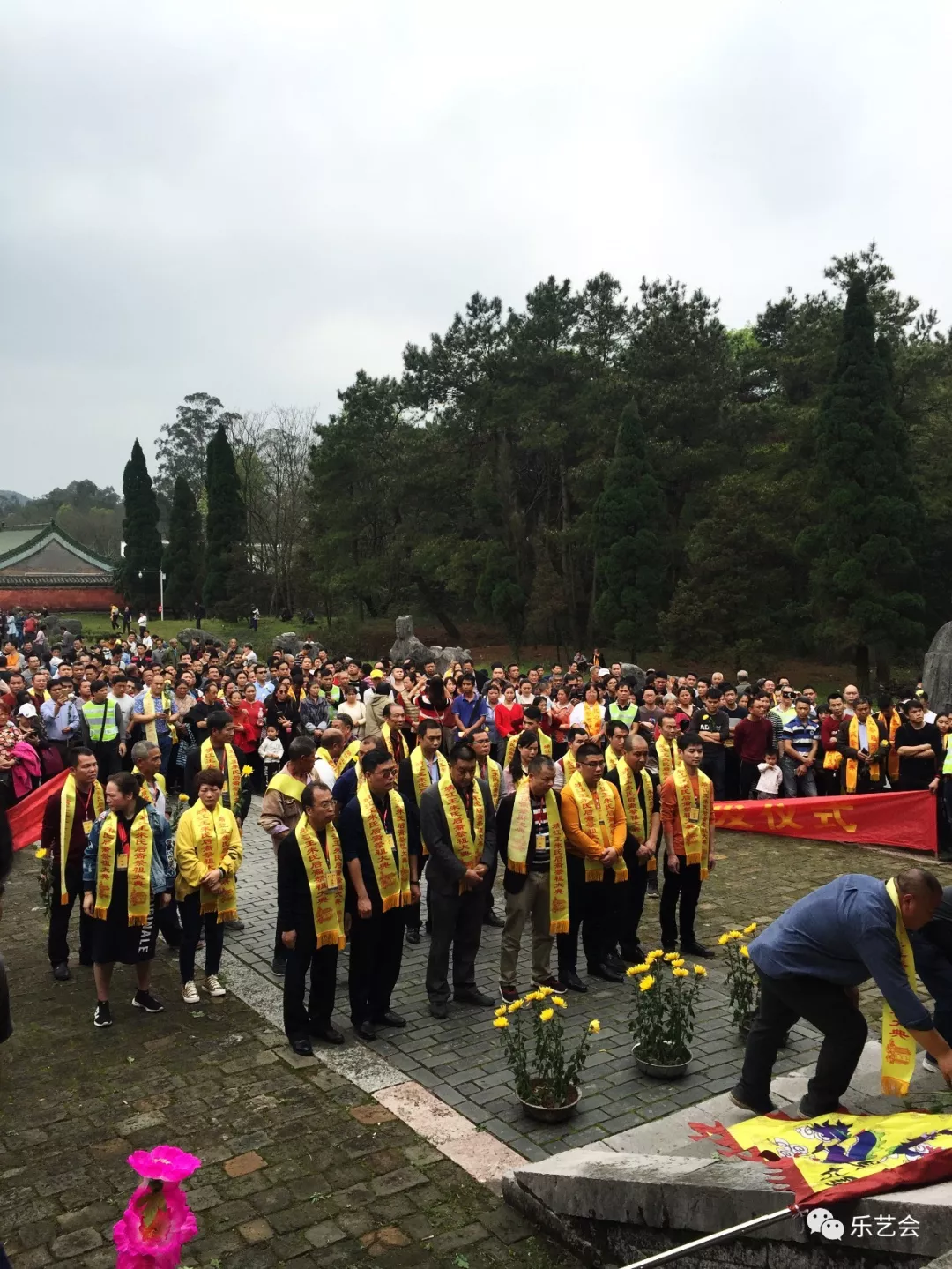 潘宁分享:桂林靖江王朱氏后裔庄简王陵前祭祖大典