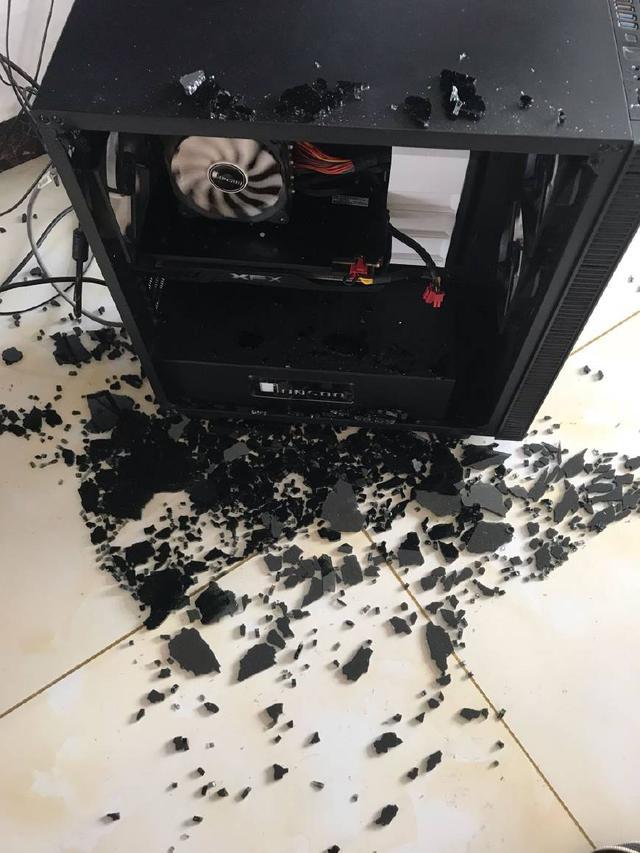 电脑崩盘图片