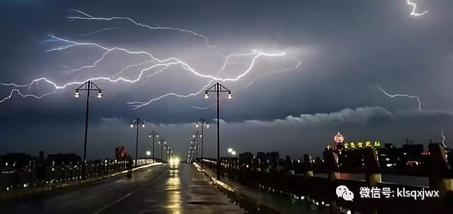 气温:14～26℃预计今天夜间到明天白天全市阵雨或雷阵雨转阴天,雨量中