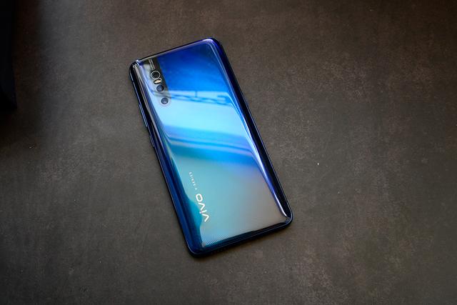 全面屏,升降攝像頭配imx586三攝:vivo x27頂配版開箱