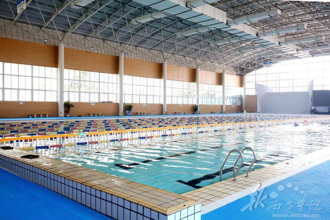 西昌学院游泳馆于2015年完工由澳大利亚美丽康达兹与西昌学院在西院的